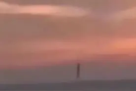 神秘物体坠落我国鱼塘，相关部门已展开调查，它究竟是啥？图片