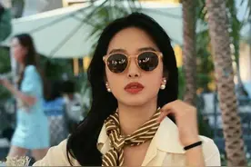 分享“长条丝巾”的时髦新围法，教你这6种搭法，提升气质和品味图片