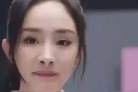 34岁杨幂近照被指脸崩，鼻孔外翻一大一小，过度磨皮难掩干瘪松垮图片