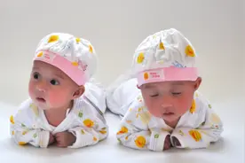 新生儿肺炎能自愈吗？医生：分情况看程度，呛奶导致的肺炎可自愈视频封面