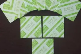 有的食品里用保鲜袋保鲜，有的食品却用保鲜卡，这是为什么？图片