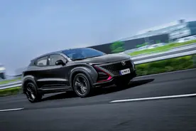 可以合法上路的概念车？试驾长安UNI-T图片