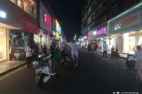 宜昌CBD中央大街夜景图片