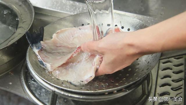 鲫鱼和花胶的做法大全 2026年鲫鱼和花胶的做法大全窍门