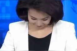 央视主持人翻车集锦,董卿淡定救场,李梓萌低头偷笑,康辉严重失误图片