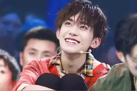 梨涡不等于酒窝！盘点娱乐圈梨涡男星，谁微笑迷人，谁油腻吓人？图片