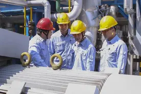 中石油一线工人月薪不到2500？不是真的！但却无法反驳图片