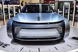 长城WEY全新MPV概念车亮相，外观很前卫时尚，2+1+2座椅布局图片