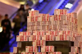 人民币贬值有多快？现在的10万元，10年以后会贬值到多少钱？图片