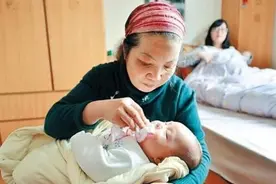 “新型坐月子”正流行，婆媳没矛盾，老公不为难，家庭和谐很开心图片