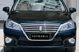 丰田皇冠2.5L Royal，座椅相当舒服，适合老男人的胃口图片