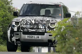 路虎卫士大换代，2025年推出SVR车型图片