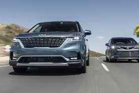 2021款丰田塞纳对比2022款起亚嘉华：谁是“三胎”家庭实用担当图片