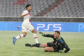 内马尔踢疯了！25分钟2次世界级表演，刷爆欧冠66年神迹图片