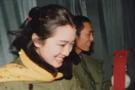 1988年，张艺谋为巩俐抛妻弃女，之后为何吊了她8年又一脚踹掉？图片
