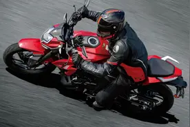 豪爵入门级街车DR160S，配全LED灯，马力15匹油耗3L，售13280元图片