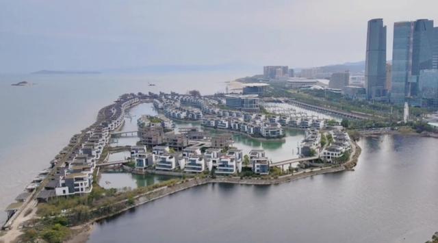 厦门157栋海上别墅，全部烂尾了近10年，现在还值多少钱？