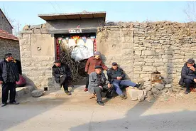 农村俗语“腊月钱有边无弦，好汉不挣腊月钱”啥意思？有道理吗？图片