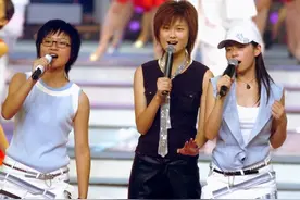 时隔多年，《超级女声》的“超女”再次相聚，激动落泪图片