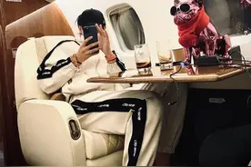 黄子韬继承200亿，频高调炫富，私人飞机维护费一年1700万图片