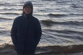 我在俄罗斯当倒爷：货瞬间卖光、被枪顶着脑袋、去赌场一晚上花掉2万美金图片