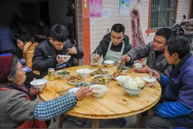 乡村硬菜变迁史：过去的大肥肉片油的是嘴，现在油的是肚子图片