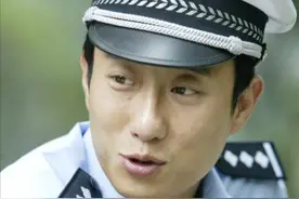 “网红交警”谭乔的悲伤，拒绝央视高薪，走红后抑郁，他经历了啥图片