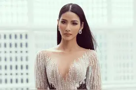 Mia不愧是越南环球小姐，“真空”流苏裙秀凹凸感，X形身材真诱人图片