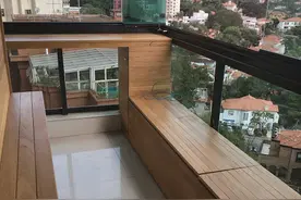 阳台柜横着打，能当地台坐着休闲，掀开盖子又能储物，我家也要打图片