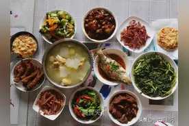 看完80后90后做的饭，再看看00后，终于明白：一代还真不如一代图片