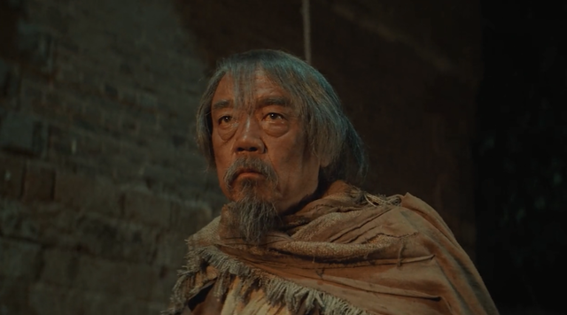 上线1天就破纪录，这片凭什么能被捧为：2021年第一国产惊悚片？