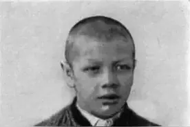 世界唯一一位奇男子：一生中既患上侏儒症又患上巨人症的人图片