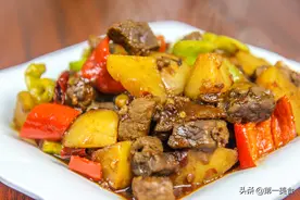 土豆烧牛肉家常做法，牛肉软烂入味，味道超级赞，老少皆宜图片