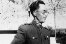 49年，我军活捉一国军副师长，他却笑着说：中央军委可证明我是谁图片