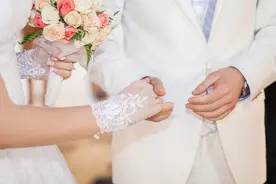 新郎接亲当场撕毁结婚誓言，这些“鬼话”应该当真吗？图片