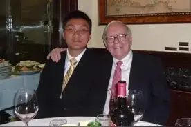 拼多多黄峥跟段永平学了手好牌：公司万亿市值也要撒手图片