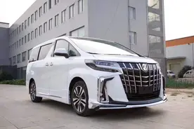 从日本运到中国，19万的埃尔法变120万，仍遭到国人疯狂购买图片