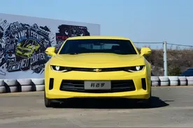 40万的双门肌肉车--科迈罗图片