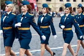 都说俄罗斯女兵肤白貌美，看看塞尔维亚女兵，才叫颜值和实力并存图片