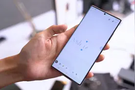 三星屏幕用着更舒服？苹果花钱买不到，华为选择最艰难的路图片