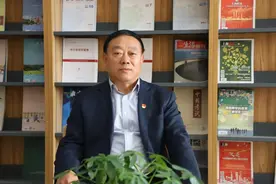 「名校长面对面」吉林省实验中学校长王洪杰：缘于情怀 立在匠心 形于思想 成在品质图片