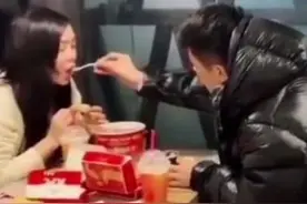 "穷小子"辛巴人生：亿万富豪倒追辛巴！雪大干散打惨败！辛巴善后图片