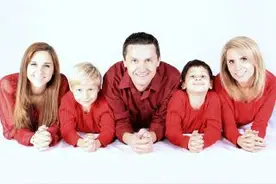 10岁男孩哭求妈妈留二胎，逢产检比爸爸还积极，亲自看结果才放心图片