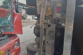 壶关交警开辟绿色通道护送事故伤员紧急就医图片