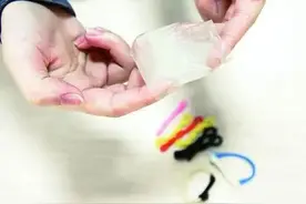 女子偷走百万富翁用过的避孕套，人工授精产下男孩，勒索2000万图片