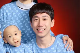 赞！中国世界冠军夫妇晒新年第一张全家福，一家三口穿亲子装出镜图片