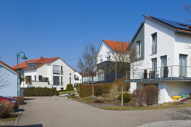 “安置房”和“商品房”的差别，工人说漏嘴，现在明白还不算太晚