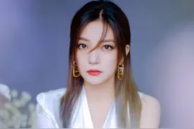 黄晓明杨幂杨紫，都已删除和赵薇有关的所有发文图片