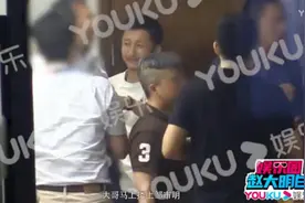 邹市明醉酒后与人街头打斗？遭友人挑衅，不料拳王反击超敏捷图片