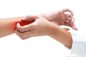 每位糖尿病患者都可能遇到的皮肤瘙痒等皮肤问题，处理方法帮您总结好了图片